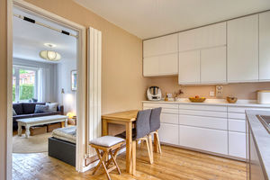 Kitchen- click for photo gallery